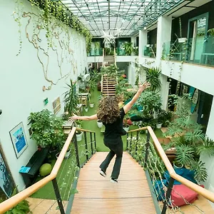 Destination Hostel